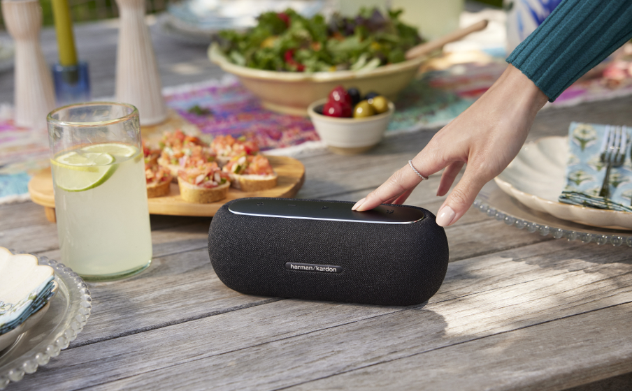 Harman Kardon Luna | Elegant portable Bluetooth speaker with 12